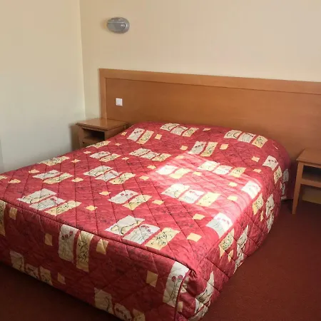 La Colombiere Cantal 2*